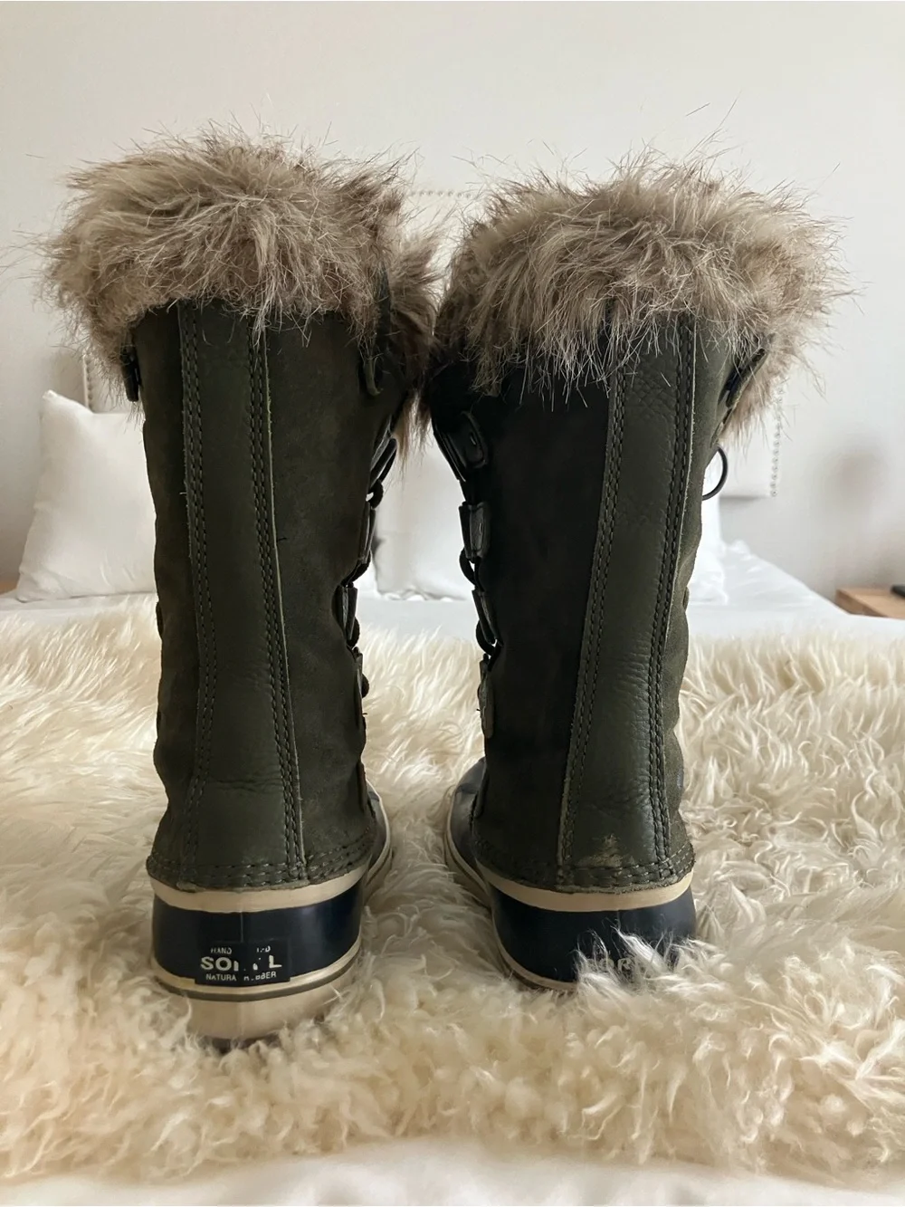 Women’s Olive Green Faux Fur Winter Snow Boots